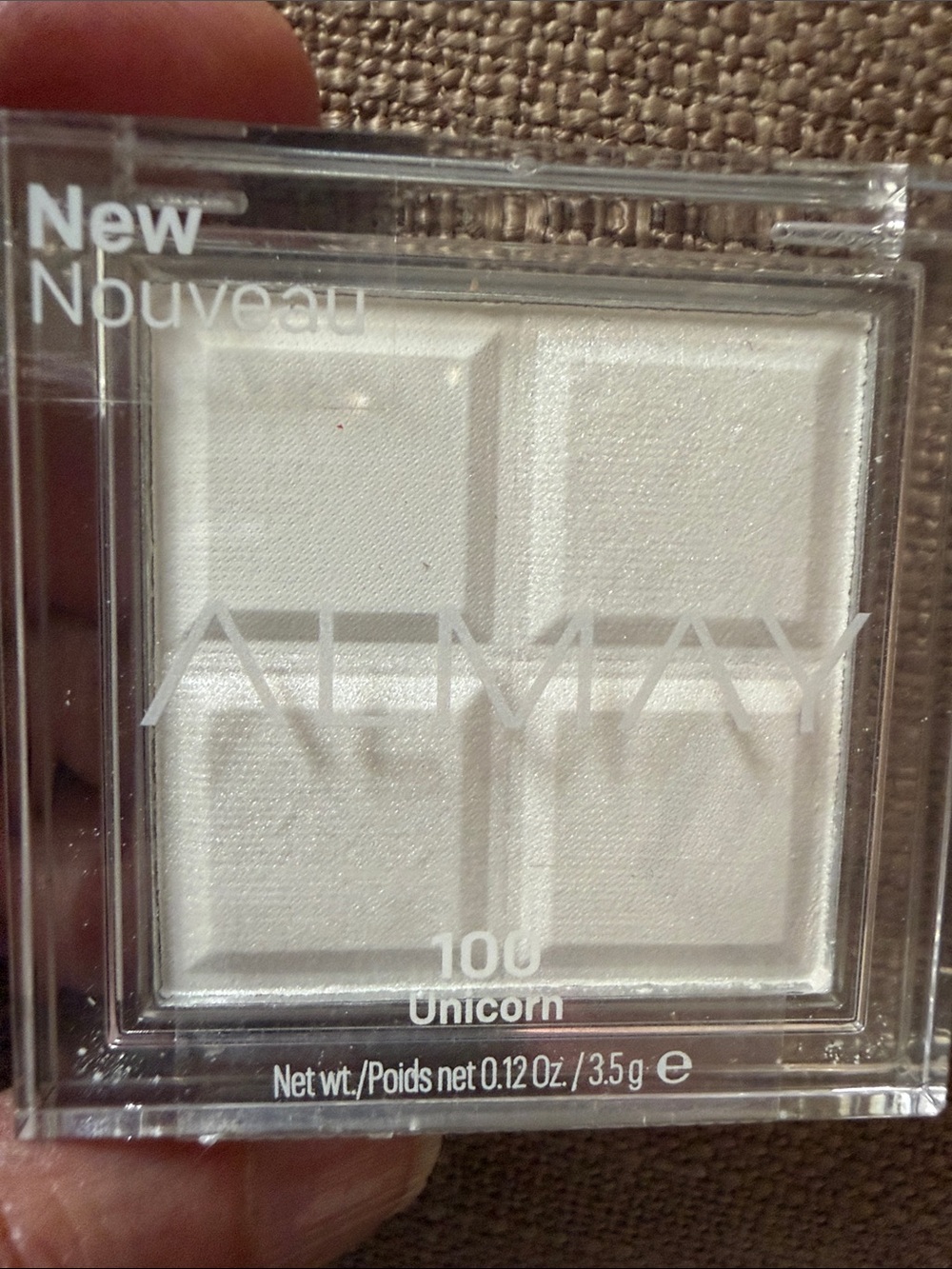 ALMAY 100 UNICORN Quad Eyeshadow 
Sealed